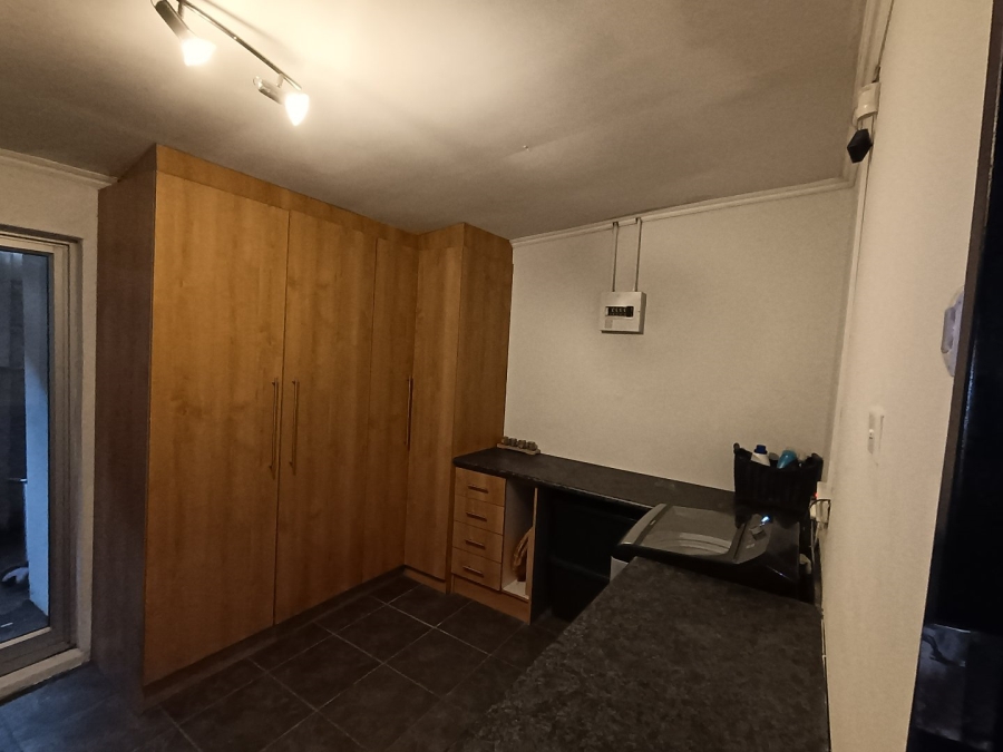 To Let 4 Bedroom Property for Rent in Avondale Western Cape